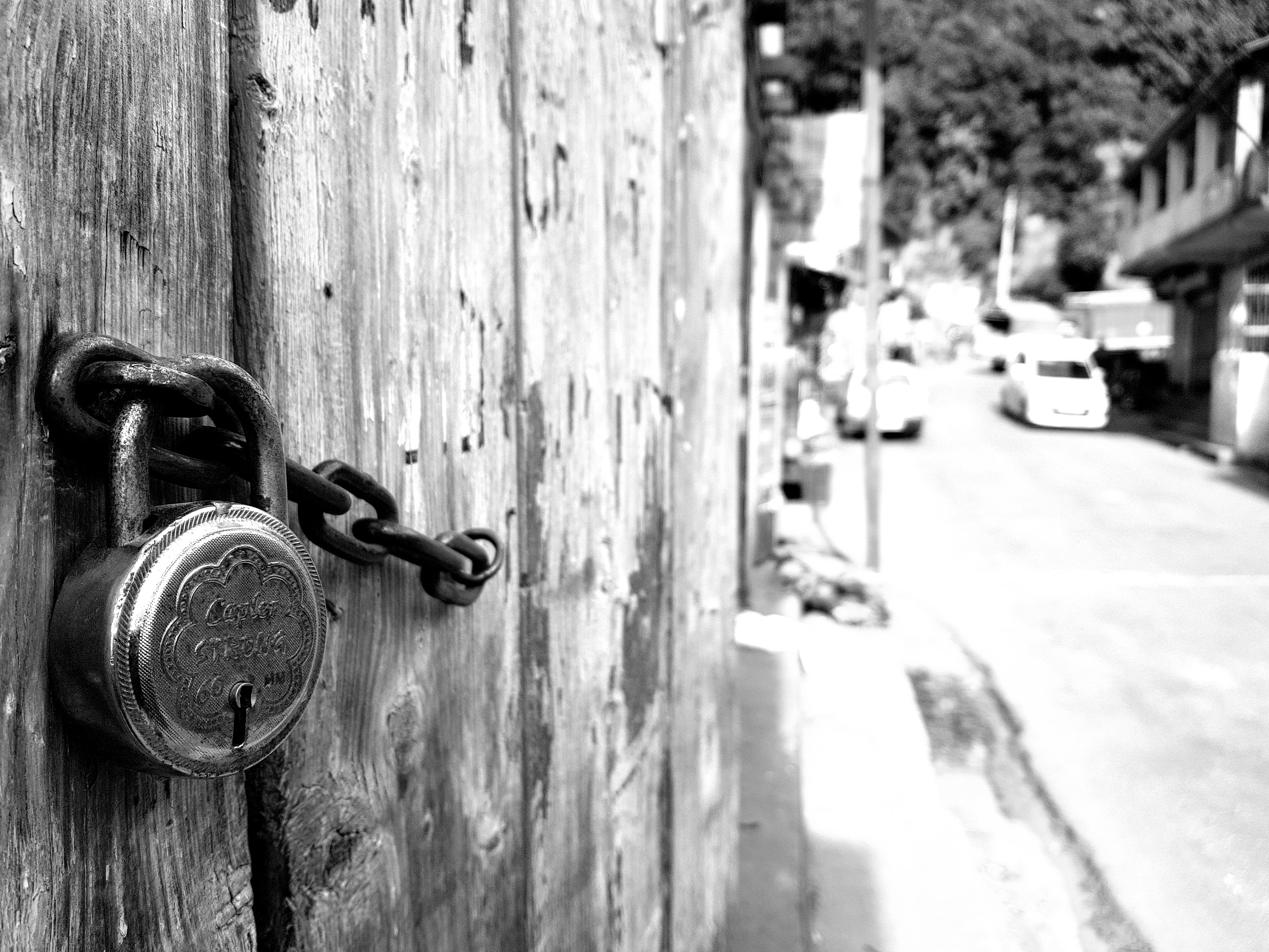 Not a commercial town